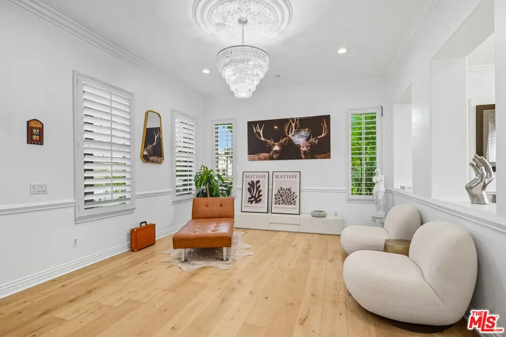22074 Sagebrook Road, Los Angeles, California, United States. - Photo 2