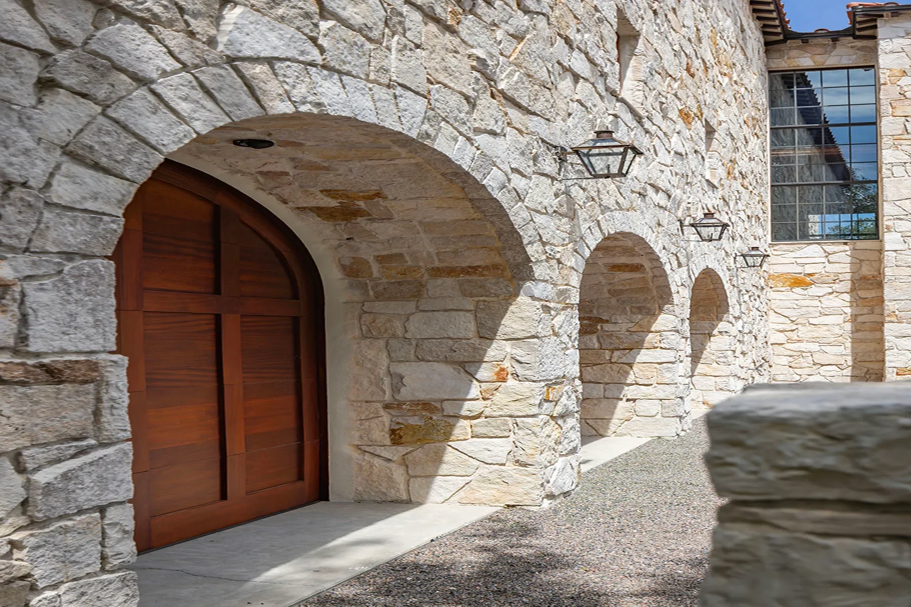 Exterior photo 7