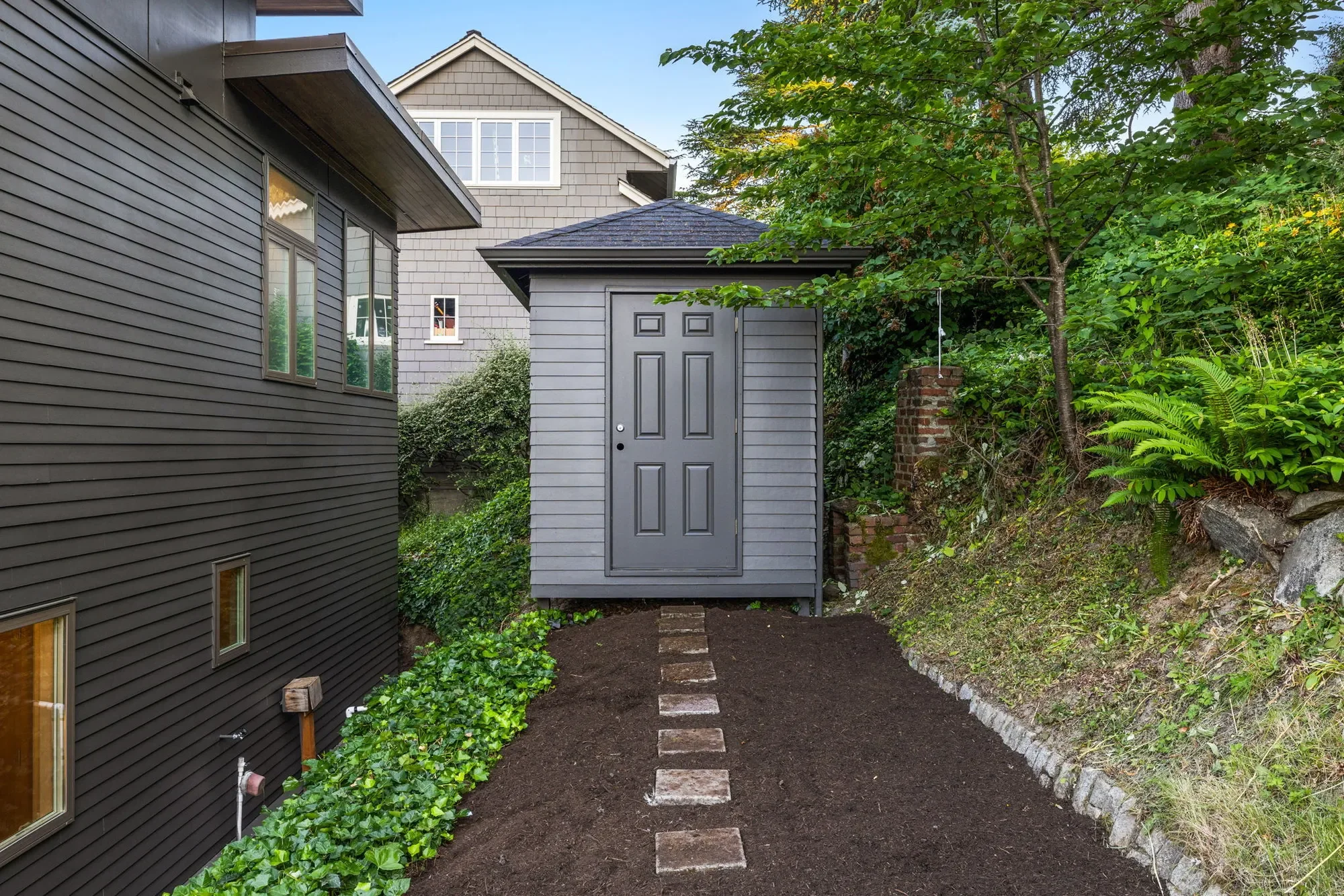 3925 48th Ave S , Seattle, WA 98118, Seattle, Washington, United States. - Photo 28