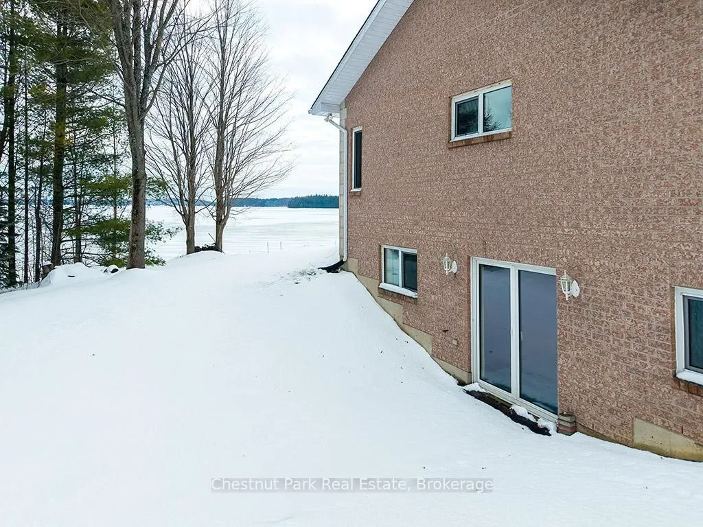 Exterior photo 7