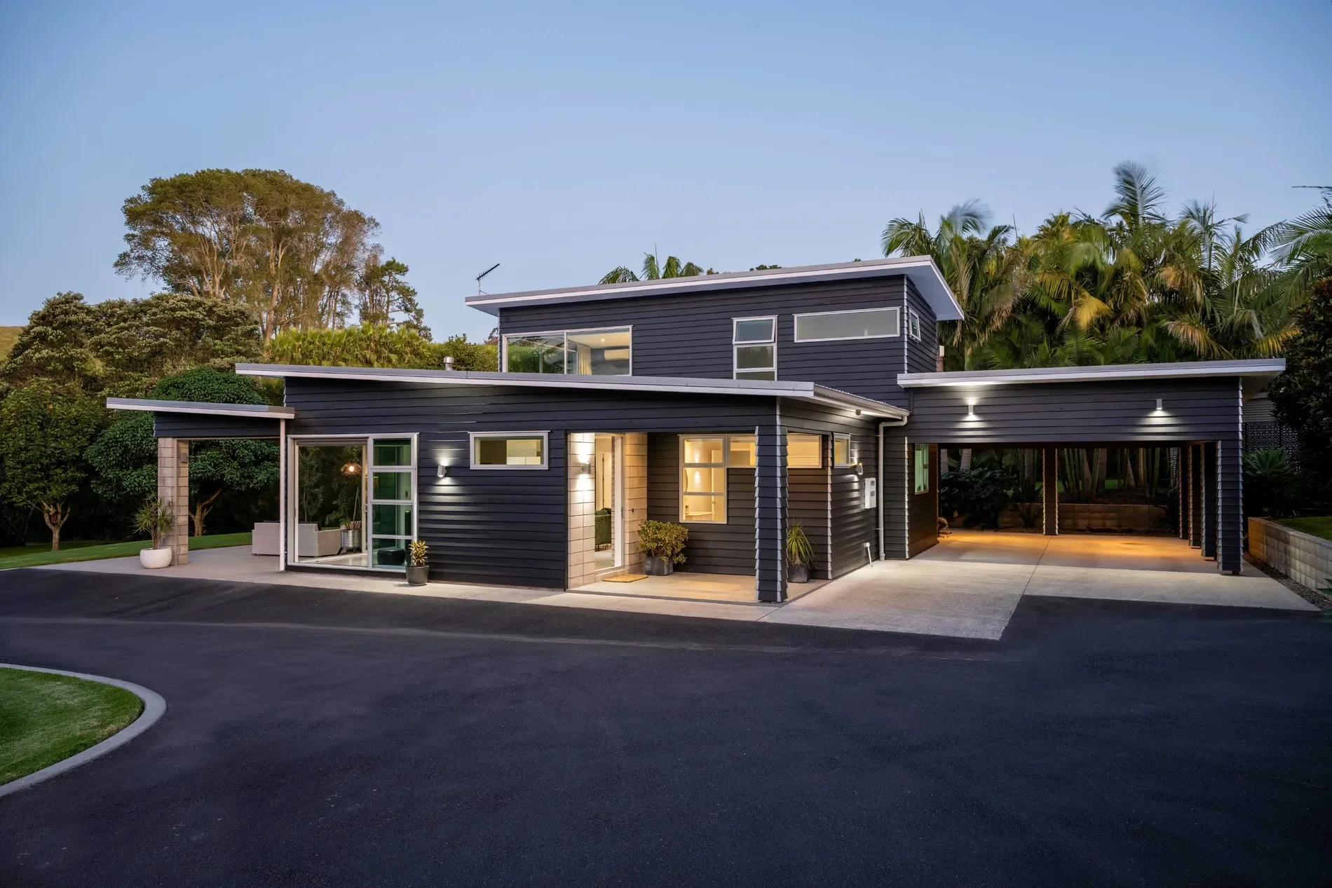 Exterior photo 11