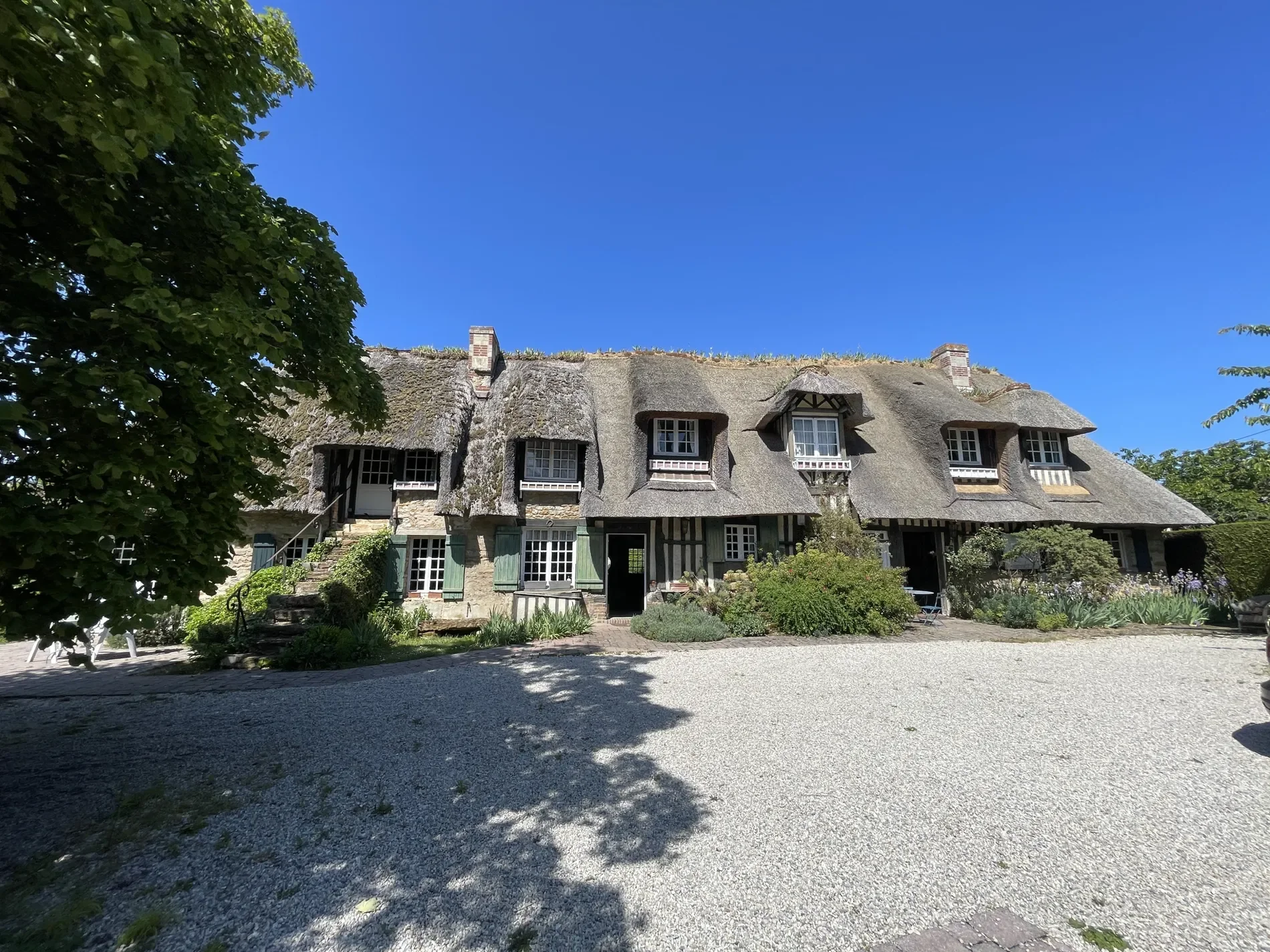 Exterior photo 7