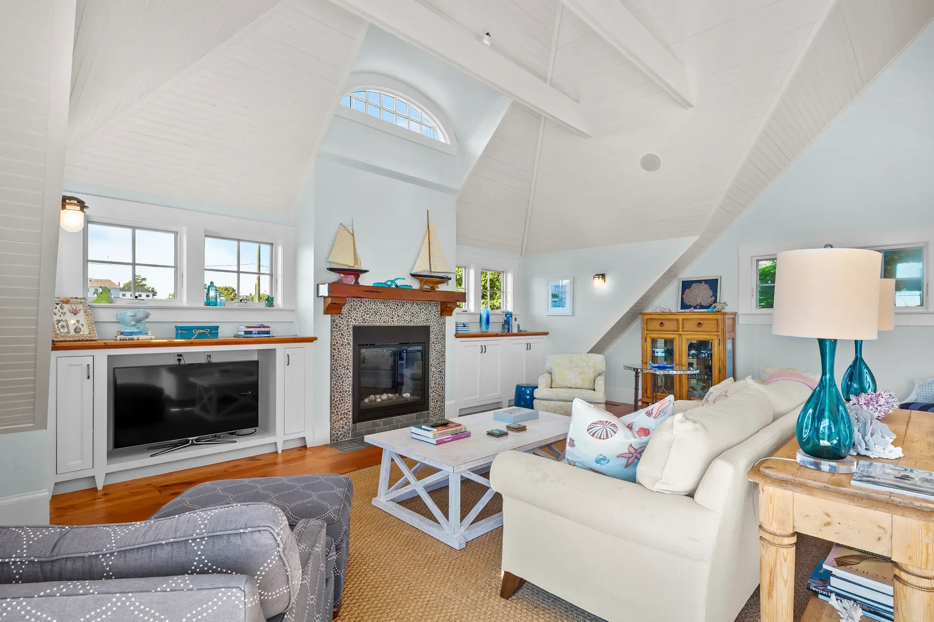 140 Tuckerman Avenue, Middletown, RI 02842, Middletown, Rhode Island, United States. - Photo 18