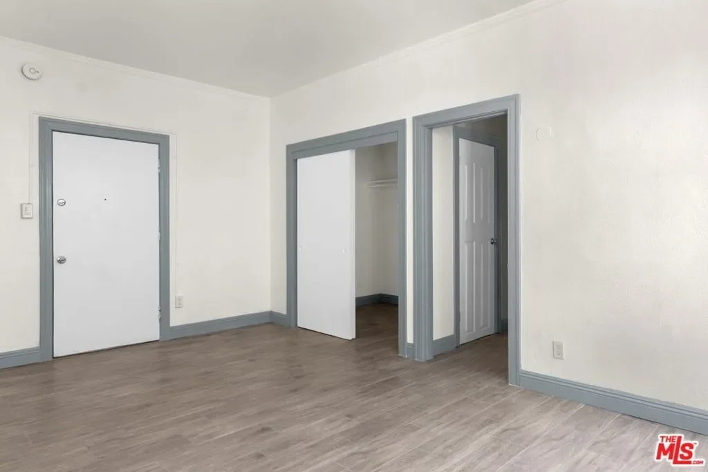 225 W Adams Boulevard, Los Angeles, California, United States. - Photo 6