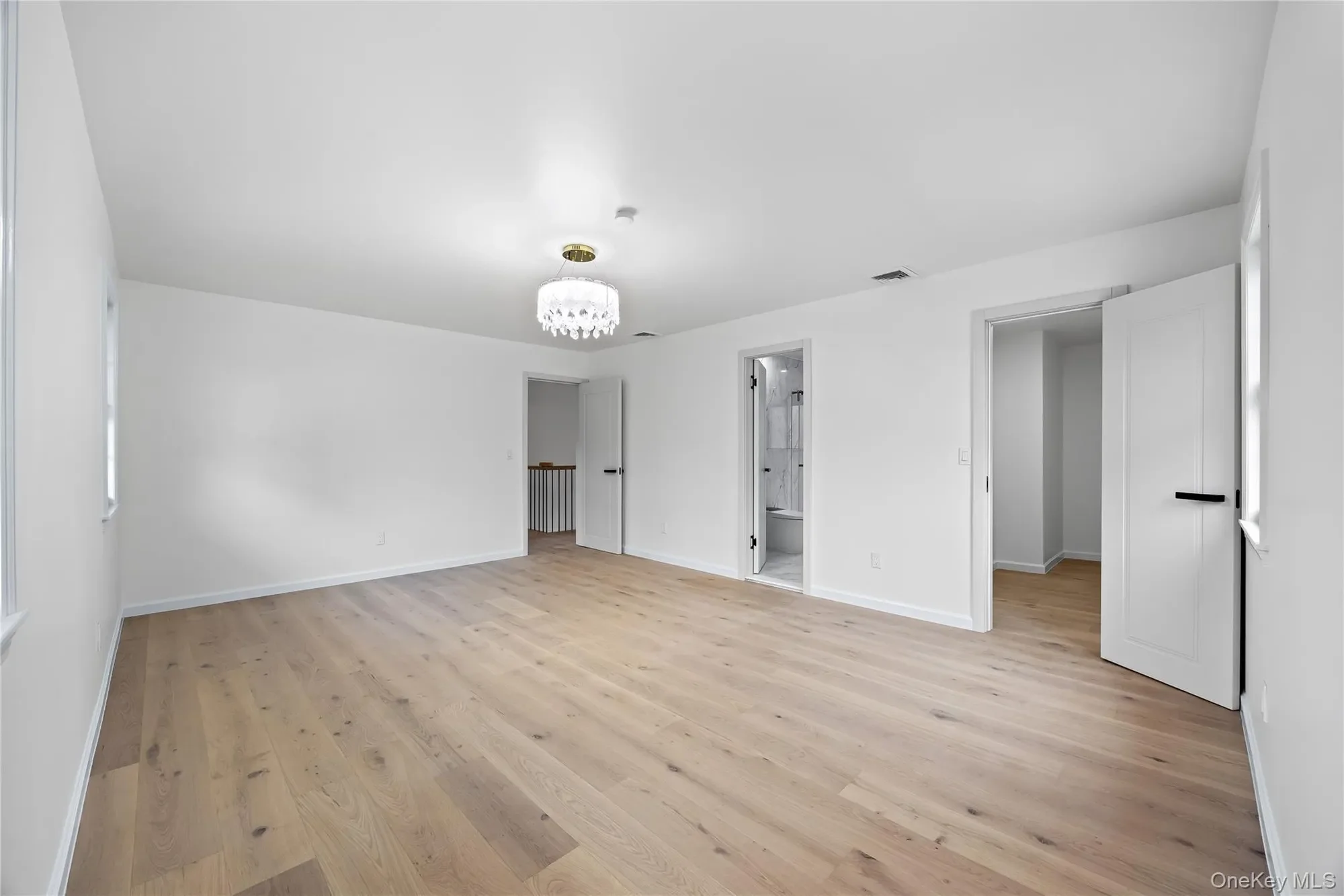 26 Roseanne Drive, Woodbury, NY 11797, Woodbury, New York, United States. - Photo 11