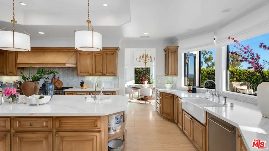 6110 Merritt Drive, Malibu, California, United States. - Photo 46