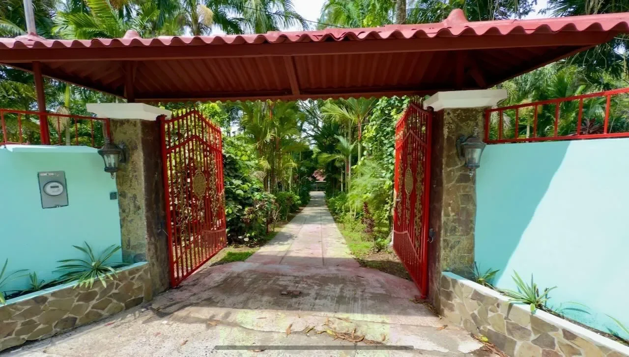 Cermeno, Provincia de Panamá Oeste, Panama. - Photo 19
