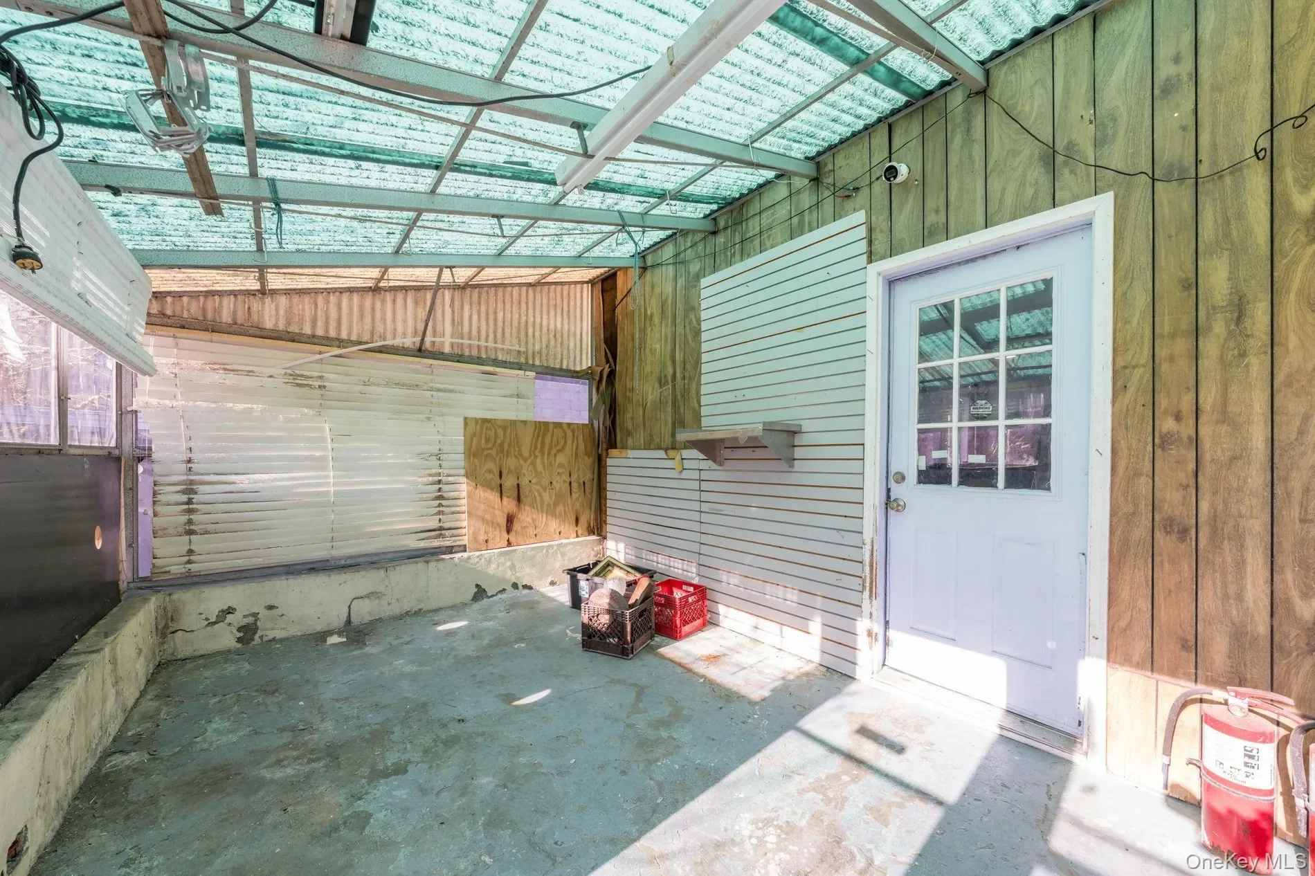 Exterior photo 8