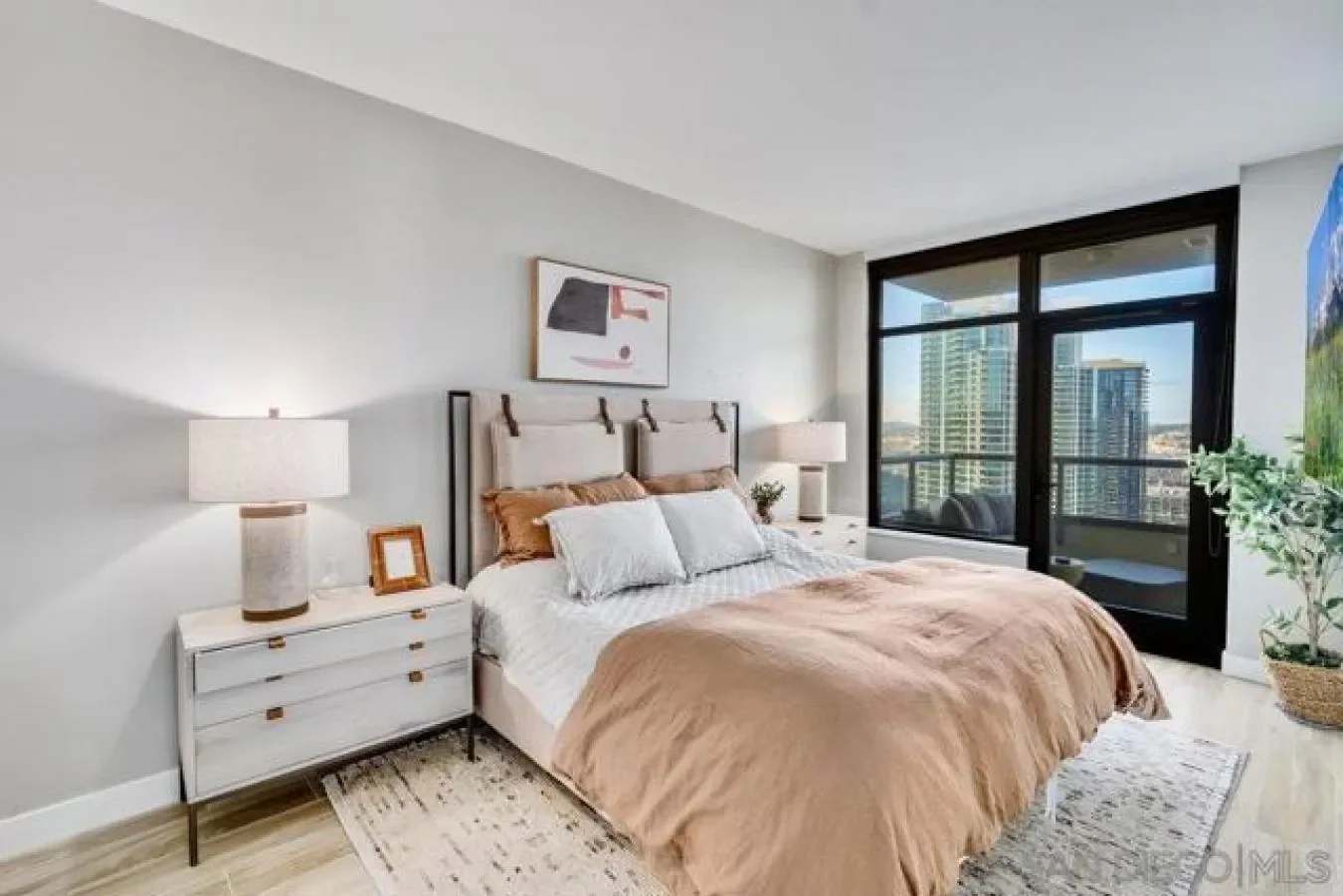 700 E Street Unit 2404, San Diego, California, United States. - Photo 17