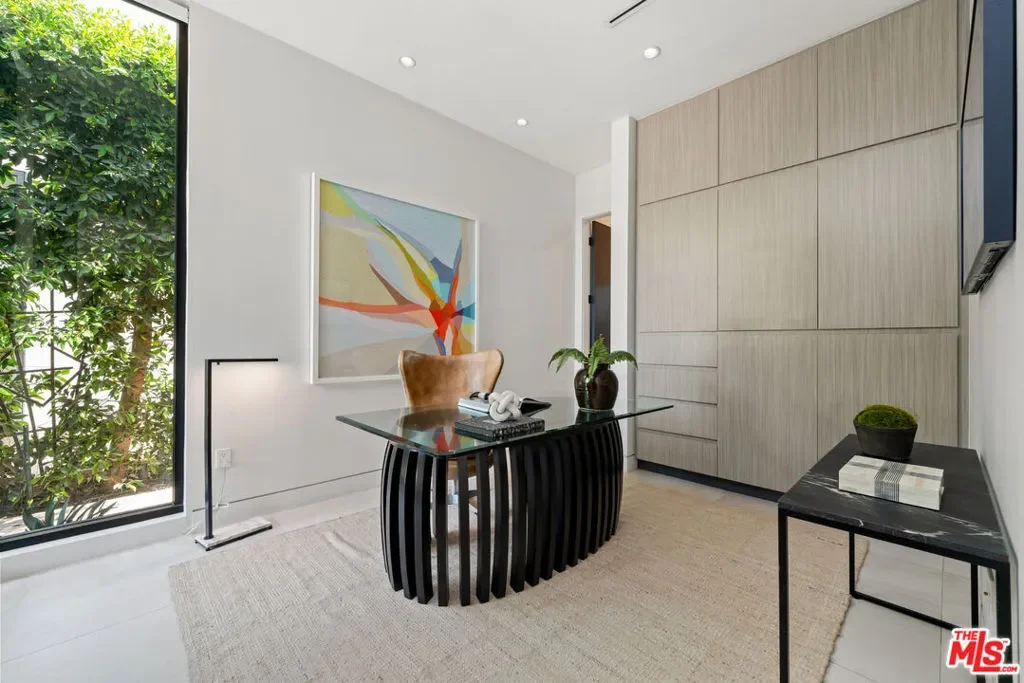 818 N Curson Avenue, Los Angeles, California, United States. - Photo 45