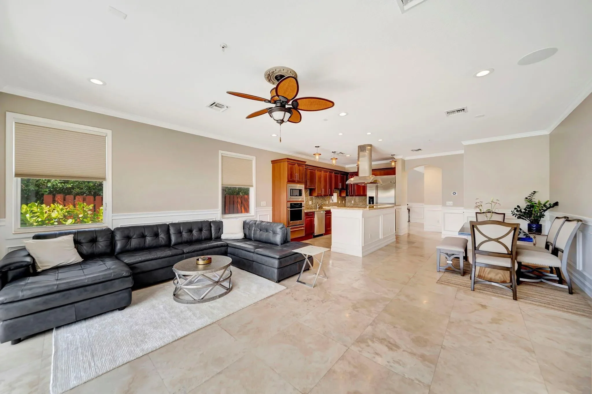 1368 BAYVIEW DR, Fort Lauderdale, Florida, United States. - Photo 9