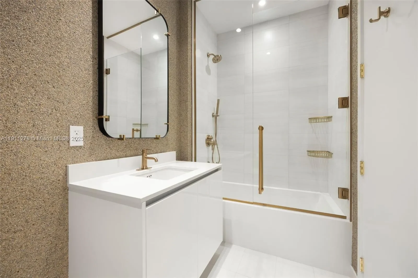 2655 S Bayshore Dr 1412, Miami, Florida, United States. - Photo 10