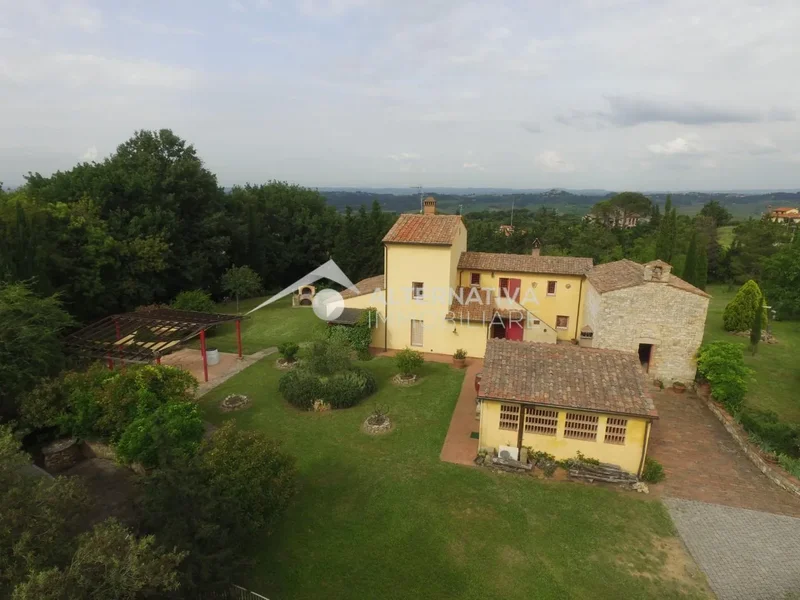 Villa in vendita a Casciana Terme Lari(PI) in Ottimo composto da 11vani