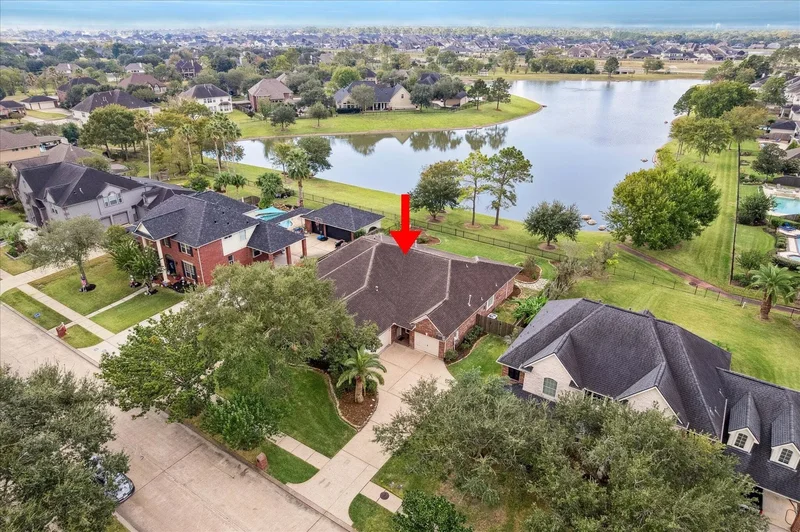 1804 Sandy Lake Drive, Friendswood, TX 77546, Friendswood, Texas, United States. - Photo 25