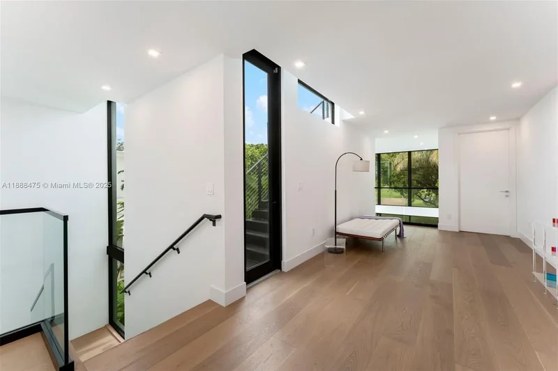 3114 Prairie Ave, Miami Beach, Florida, United States. - Photo 15