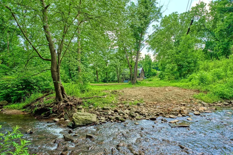 18 Old Mill Road, Washington, VA 22747, Washington, Virginia, United States. - Photo 2