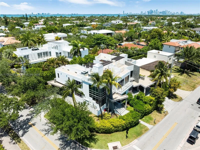 548 Fernwood Rd 548, Key Biscayne, Florida, United States. - Photo 35