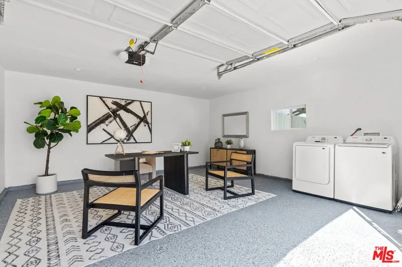 2209 West Boulevard, Los Angeles, California, United States. - Photo 19