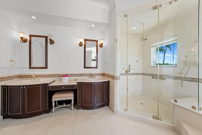 66 S Hibiscus Dr, Miami Beach, Florida, United States. - Photo 25