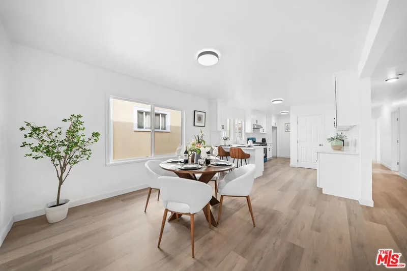 1558 Hauser Boulevard, Los Angeles, California, United States. - Photo 2