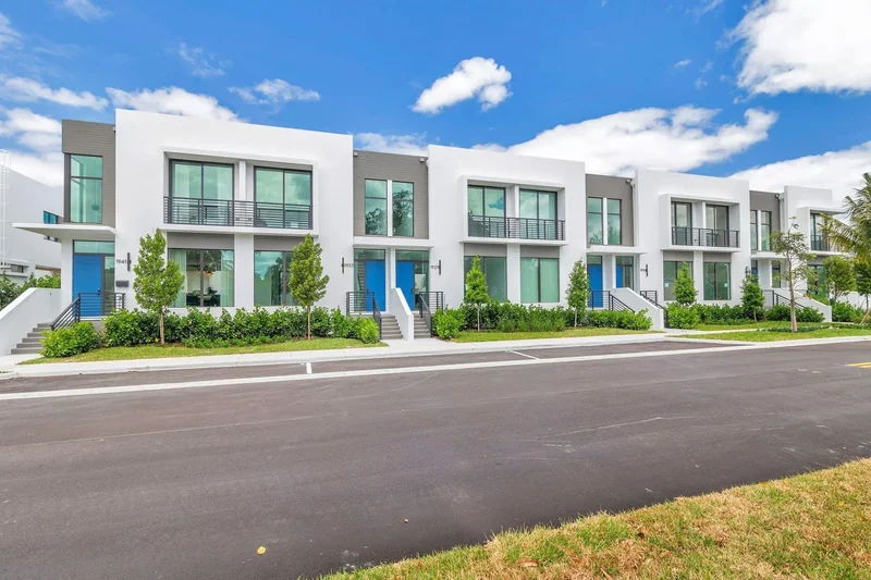 Dock Street, West Palm Beach, Florida, United States. - Photo 28