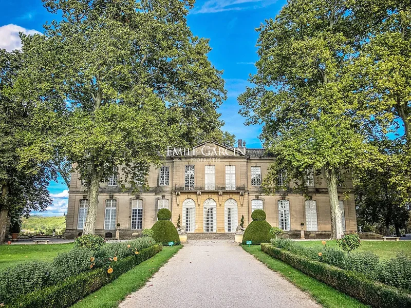 For sale - Unique château - In Provence