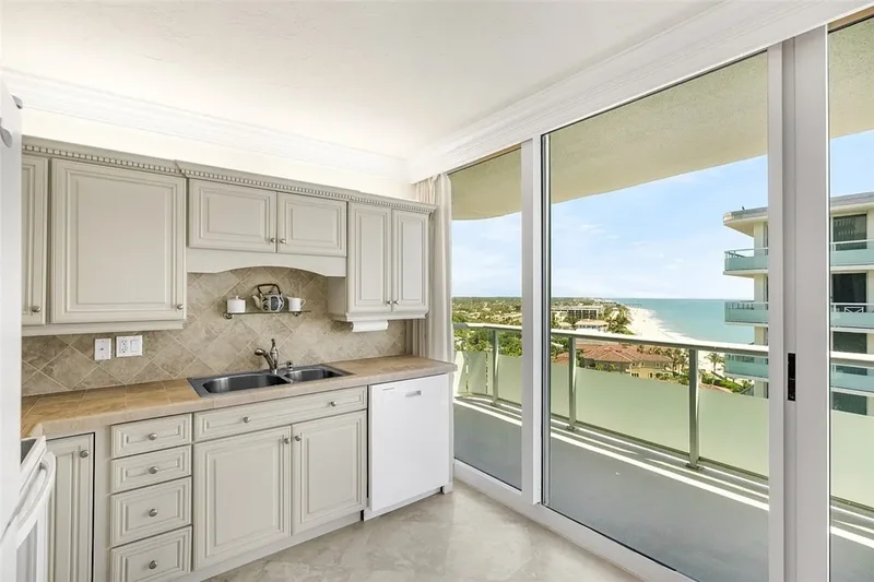 3554 S Ocean, Vero Beach, Florida, United States. - Photo 14