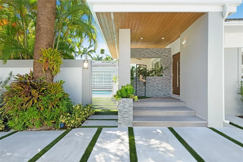1616 S Bayshore Dr, Miami, Florida, United States. - Photo 37