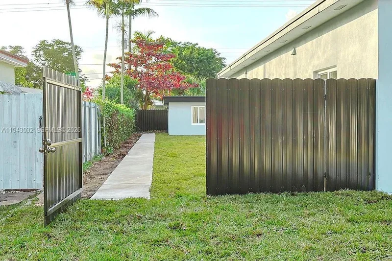 588 Palmetto Dr, Miami Springs, Florida, United States. - Photo 66