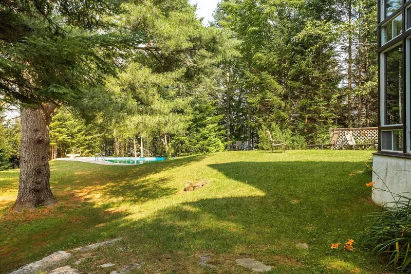8 Place d'Artois, Estérel, QC J0T1E0, Estérel, Quebec, Canada. - Photo 11