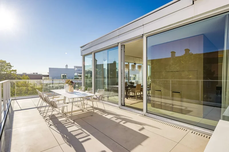Fantastic penthouse with luxurious HOLZRAUSCH furnishings and panoramic roof terrace