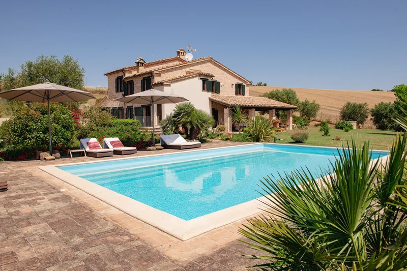 Modern villa, built from scratch, with pool overlooking unspoilt countryside of Le Marche