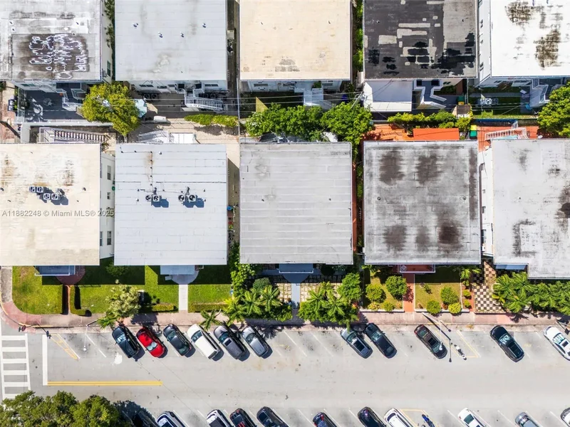 7320 Carlyle Ave, Miami Beach, Florida, United States. - Photo 33