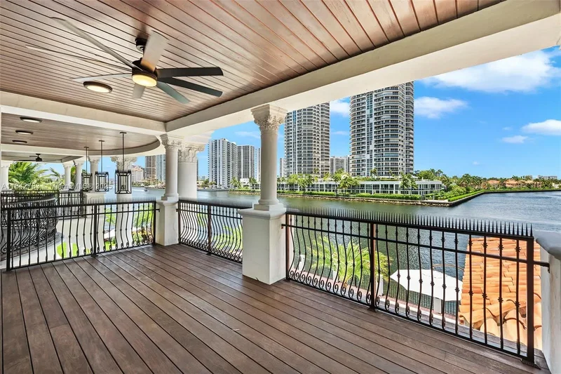 498 N Parkway Pkwy, Golden Beach, Florida, United States. - Photo 45