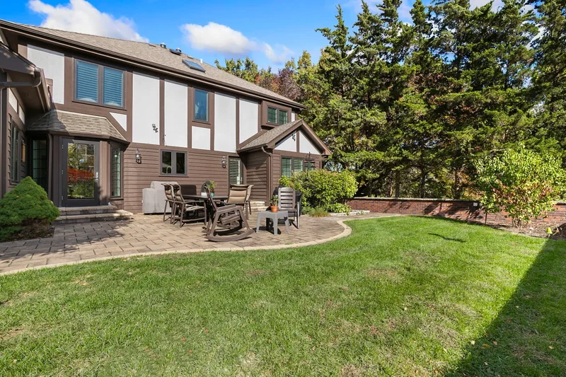 1222 Champion Forest Court, Wheaton, Illinois, United States. - Photo 34
