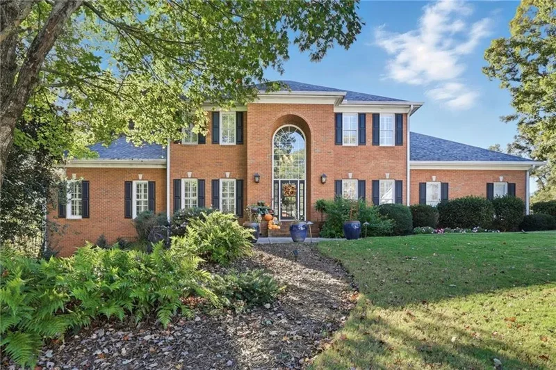 Single Family Residence in Gainesville