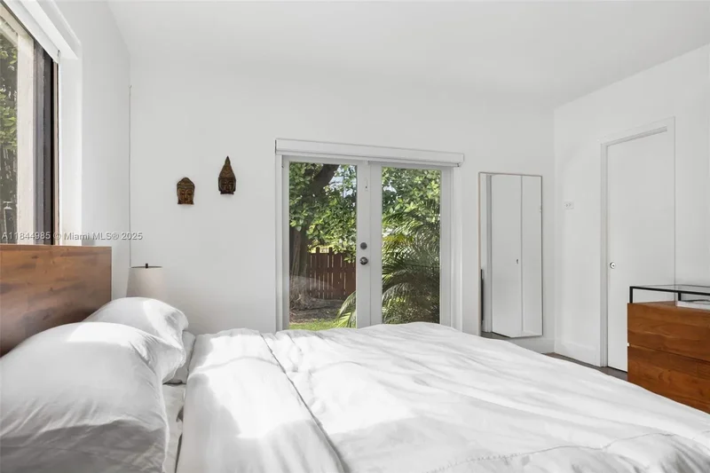 1080 NE 86th, Miami, Florida, United States. - Photo 19