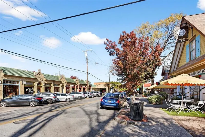 435 W 9th Street, Dallas, Texas, United States. - Photo 17