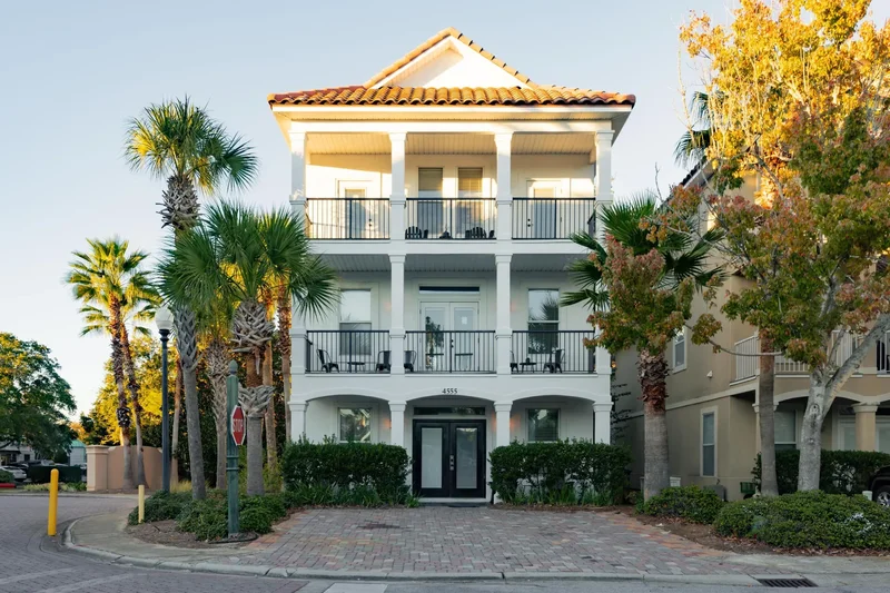Single Family Residence in Destin