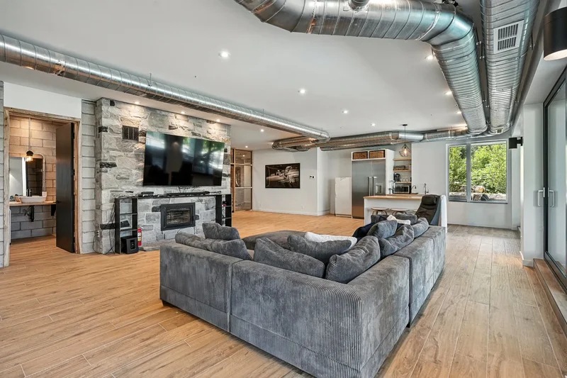 661 661A Boul. des Mille-Îles, Laval, Quebec, Canada. - Photo 45