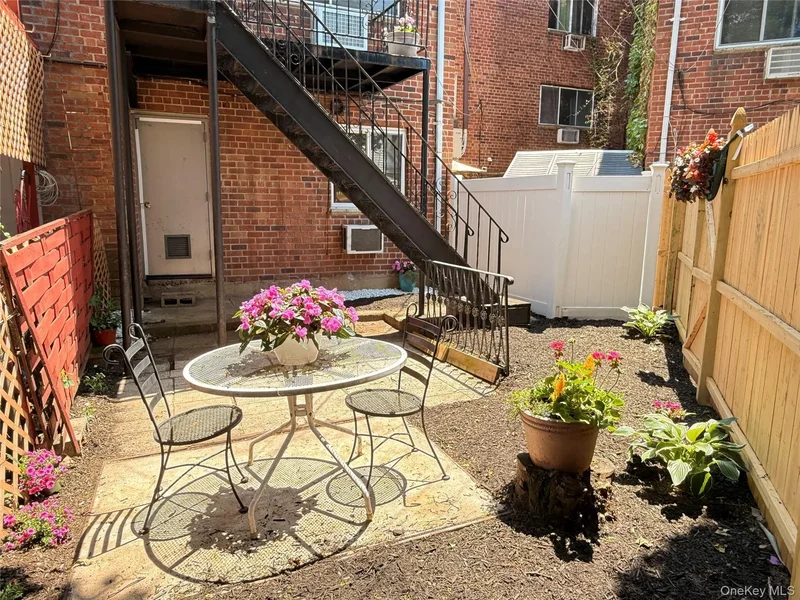 93-24 243rd Street, New York, New York, United States. - Photo 9