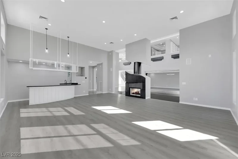 3860 Hildebrand Lane, Las Vegas, Nevada, United States. - Photo 9