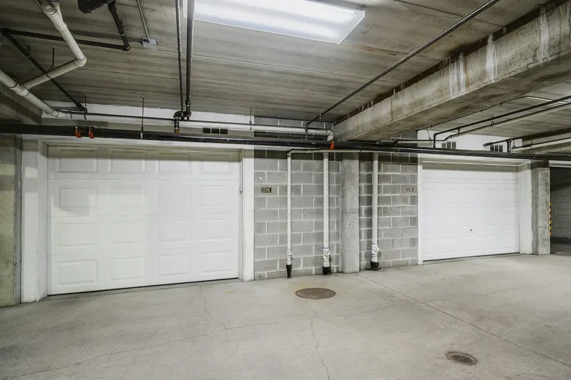 123 W Oak Street #K, Chicago, Illinois, United States. - Photo 29