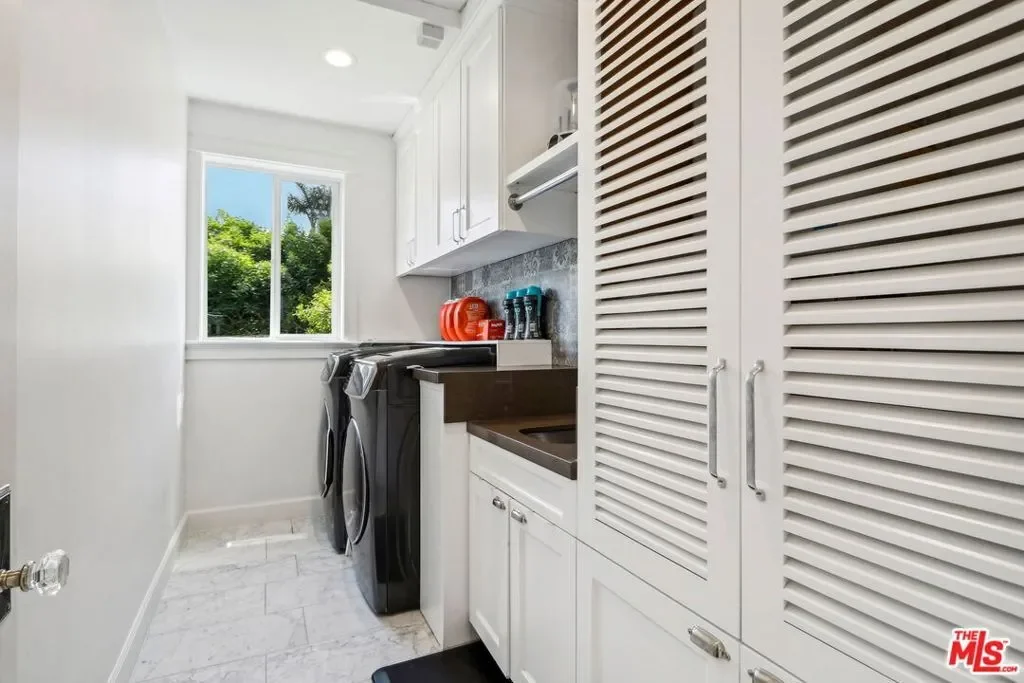 14000 Morrison Street, Los Angeles, California, United States. - Photo 26