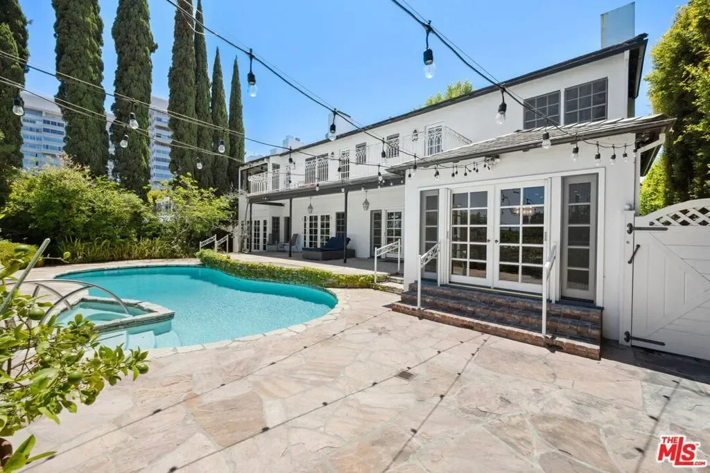 850 Birchwood Drive, Los Angeles, California, United States. - Photo 26