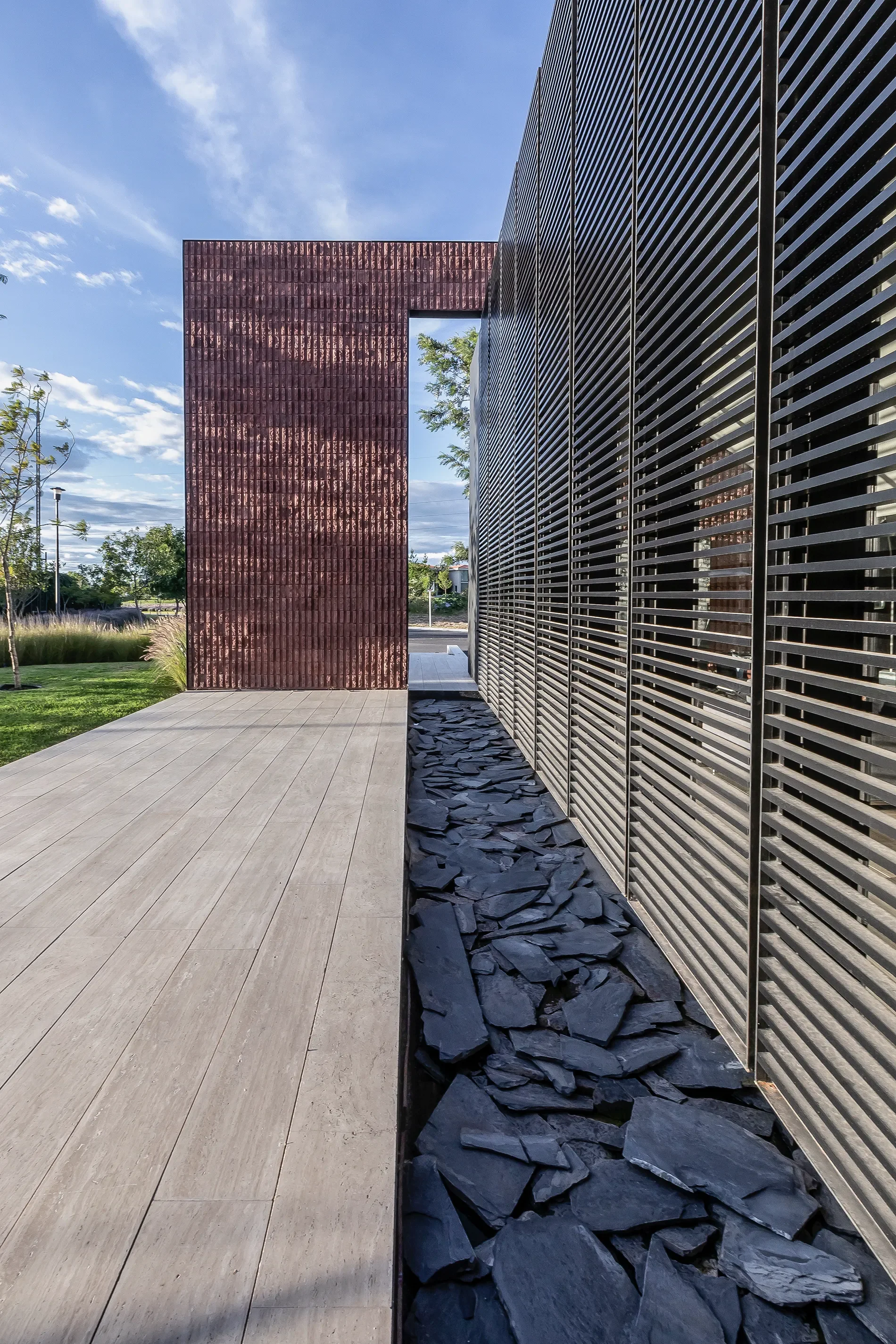 Exterior photo 4