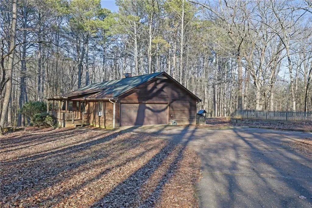 Exterior photo 5