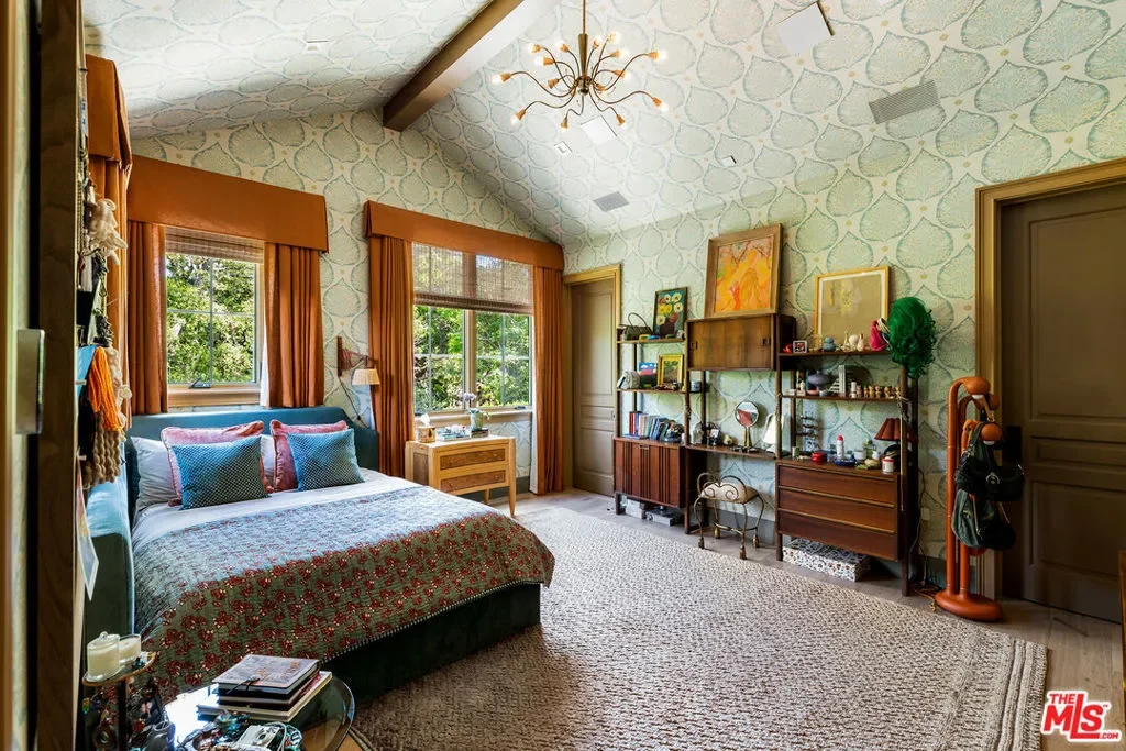 1529 Amalfi Drive, Los Angeles, California, United States. - Photo 18