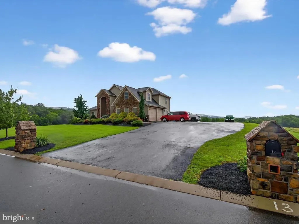 13 PHEASANT HILL DR DRIVE, HALIFAX, PA 17032, Halifax, Pennsylvania, United States. - Photo 2