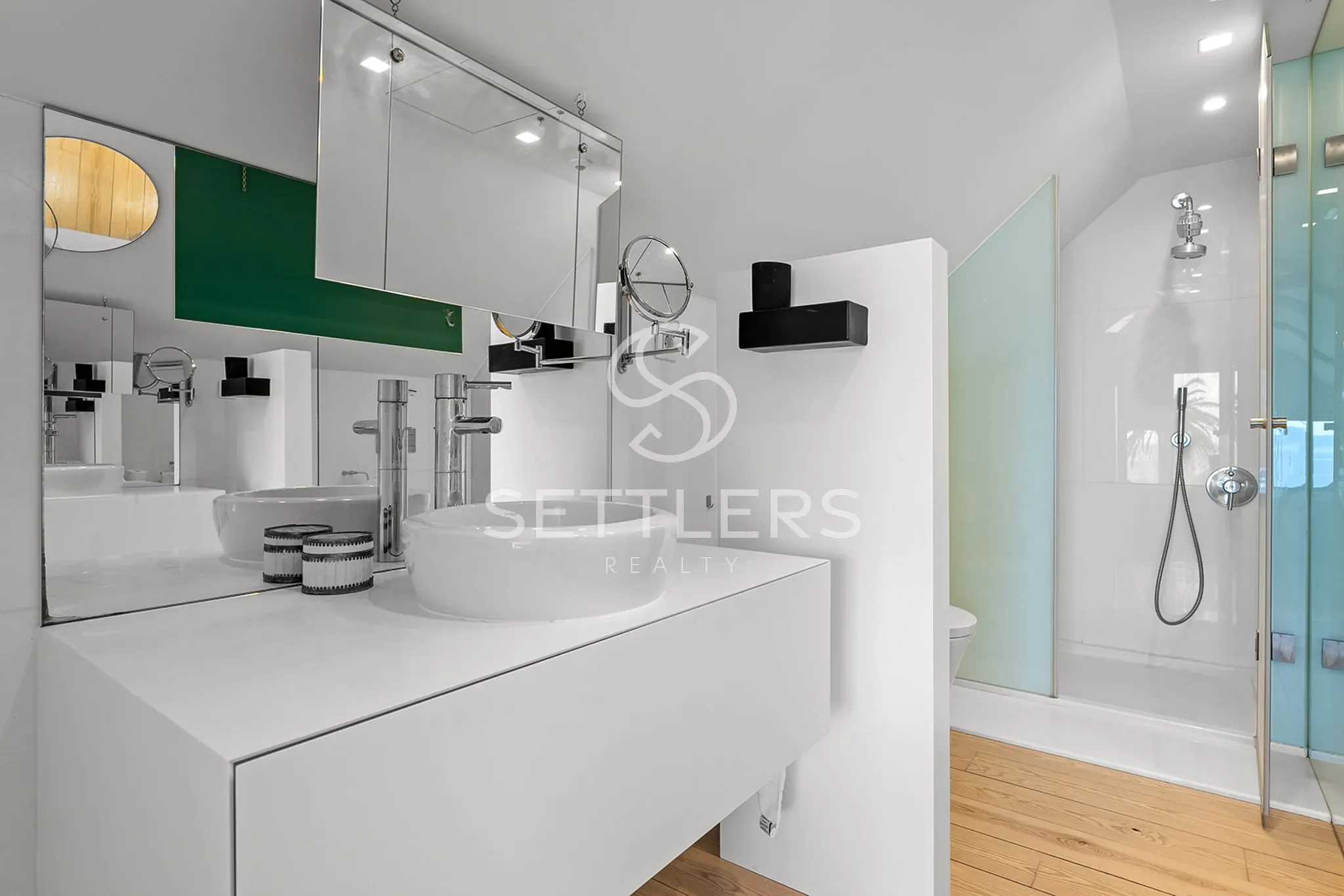 Gallery photo 2